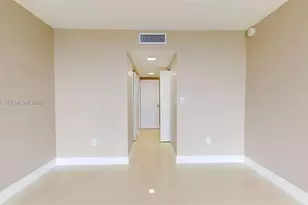20100 W Country Club Dr, Aventura, FL 33180 - Photo 29