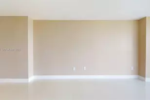 20100 W Country Club Dr, Aventura, FL 33180 - Photo 15