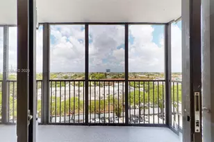20100 W Country Club Dr, Aventura, FL 33180 - Photo 3