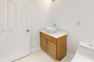 20100 W Country Club Dr, Aventura, FL 33180 - Photo 21