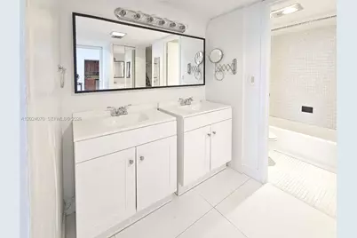 100 Bayview Dr #722, Sunny Isles Beach, FL 33160 - Photo 7