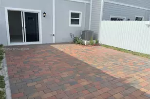 906 SE 17th St, Homestead, FL 33034 - Photo 13