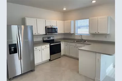 906 SE 17th St #0, Homestead, FL 33034 - Photo 3