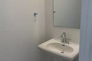 906 SE 17th St, Homestead, FL 33034 - Photo 7