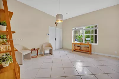 885 Tanglewood Cir, Weston, FL 33327 - Photo 7
