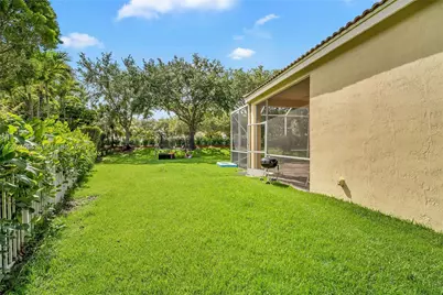 885 Tanglewood Cir, Weston, FL 33327 - Photo 45