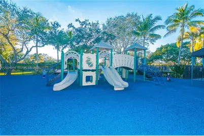 885 Tanglewood Cir, Weston, FL 33327 - Photo 27