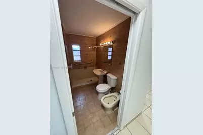300 E 37th St #Main, Hialeah, FL 33013 - Photo 21