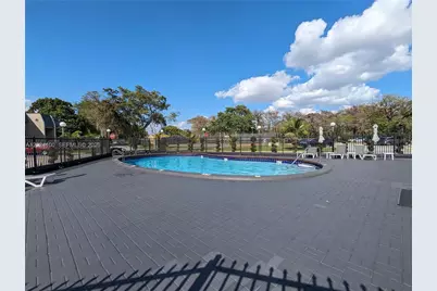 8020 Fairview Dr #301, Tamarac, FL 33321 - Photo 19