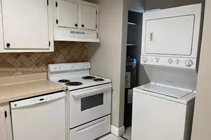 8020 Fairview Dr, Tamarac, FL 33321 - Photo 9