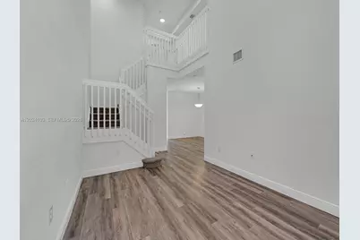 2560 SE 15th Ct, Homestead, FL 33035 - Photo 3