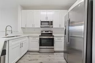 2560 SE 15th Ct, Homestead, FL 33035 - Photo 7