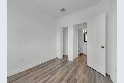 2560 SE 15th Ct, Homestead, FL 33035 - Photo 15