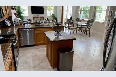 3885 E Hibiscus St, Weston, FL 33332 - Photo 15