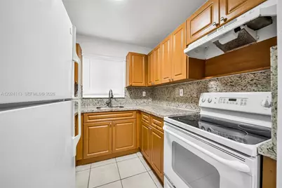 2011 Bay Dr #4, Miami Beach, FL 33141 - Photo 17