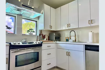 12701 NW 9th St, Miami, FL 33182 - Photo 19
