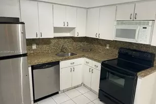 5600 Collins Ave, Miami Beach, FL 33140 - Photo 17
