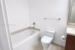 79 SW 12th St, Miami, FL 33130 - Photo 5