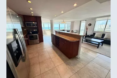 7135 Collins Ave #815, Miami Beach, FL 33141 - Photo 5