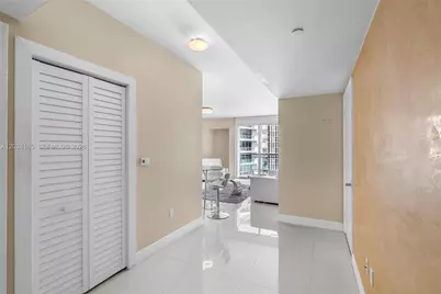 350 S Miami Ave #2515, Miami, FL 33130 - Photo 11