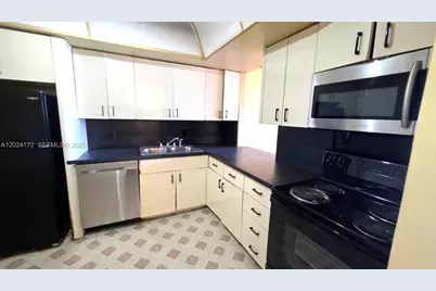 1301 NE Miami Gardens Dr #813W, Miami, FL 33179 - Photo 3