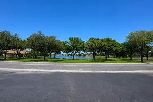 12966 Kings Crossing Dr, Gibsonton, FL 33534 - Photo 3