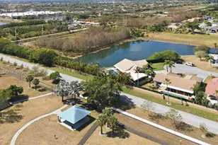 6520 Olde Moat Way, Davie, FL 33331 - Photo 35