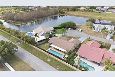 6520 Olde Moat Way, Davie, FL 33331 - Photo 33
