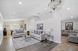 6520 Olde Moat Way, Davie, FL 33331 - Photo 11