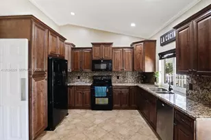 6520 Olde Moat Way, Davie, FL 33331 - Photo 9
