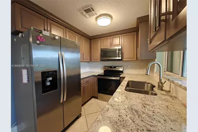 9803 NW 37th St, Sunrise, FL 33351 - Photo 7