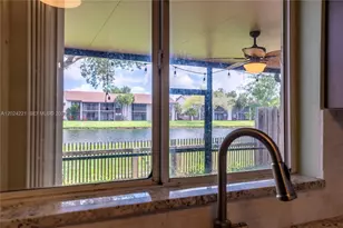 9803 NW 37th St, Sunrise, FL 33351 - Photo 11