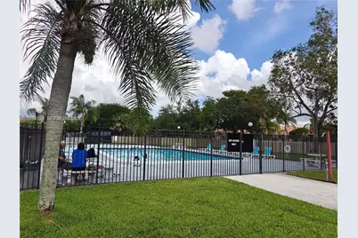 9803 NW 37th St, Sunrise, FL 33351 - Photo 17