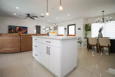 9330 NW 43rd St, Sunrise, FL 33351 - Photo 13