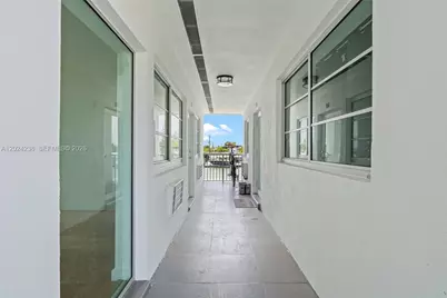 7950 Tatum Waterway Dr #N10, Miami Beach, FL 33141 - Photo 3