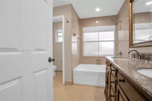 13964 N Cypress Cove Cir, Davie, FL 33325 - Photo 23