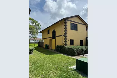 1126 NE 209th Ter, Miami, FL 33179 - Photo 3