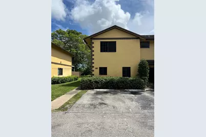 1126 NE 209th Ter, Miami, FL 33179 - Photo 5