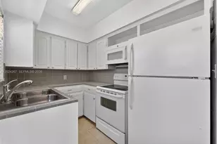 2508 Bay Dr, Pompano Beach, FL 33062 - Photo 11