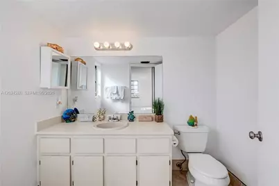 2205 S Cypress Bend Dr #508, Pompano Beach, FL 33069 - Photo 5