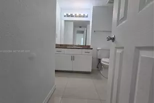 220 SW 116th Ave, Pembroke Pines, FL 33025 - Photo 13