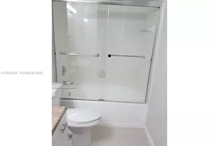 220 SW 116th Ave, Pembroke Pines, FL 33025 - Photo 11