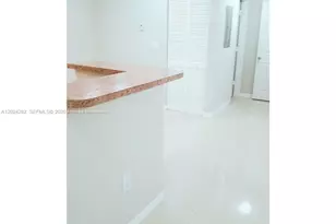 220 SW 116th Ave, Pembroke Pines, FL 33025 - Photo 5