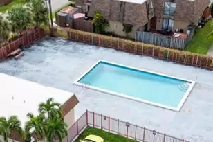 6480 W 27th Ct, Hialeah, FL 33016 - Photo 15