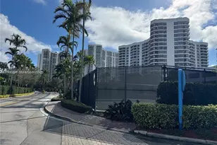3530 Mystic Pointe Dr, Aventura, FL 33180 - Photo 27