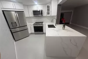 10233 NW 9th St Cir, Miami, FL 33172 - Photo 1
