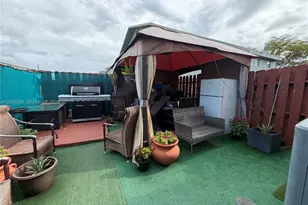 5895 W 16th Ln, Hialeah, FL 33012 - Photo 13
