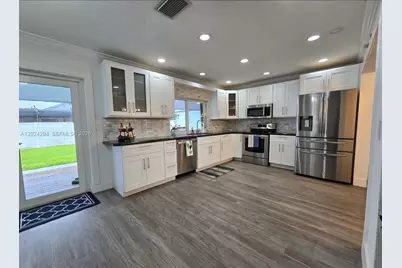 9591 SW 52nd Ter, Miami, FL 33165 - Photo 5