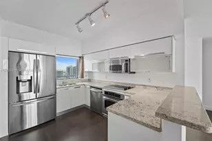 601 NE 36th St, Miami, FL 33137 - Photo 3