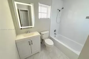 215 NW 25th St, Wilton Manors, FL 33311 - Photo 9